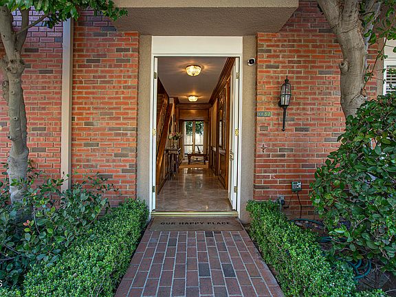 4th image of 1137 S Orange Grove Blvd
