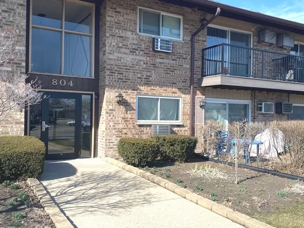 804 E Old Willow Rd APT 203, Prospect Heights, IL 60070