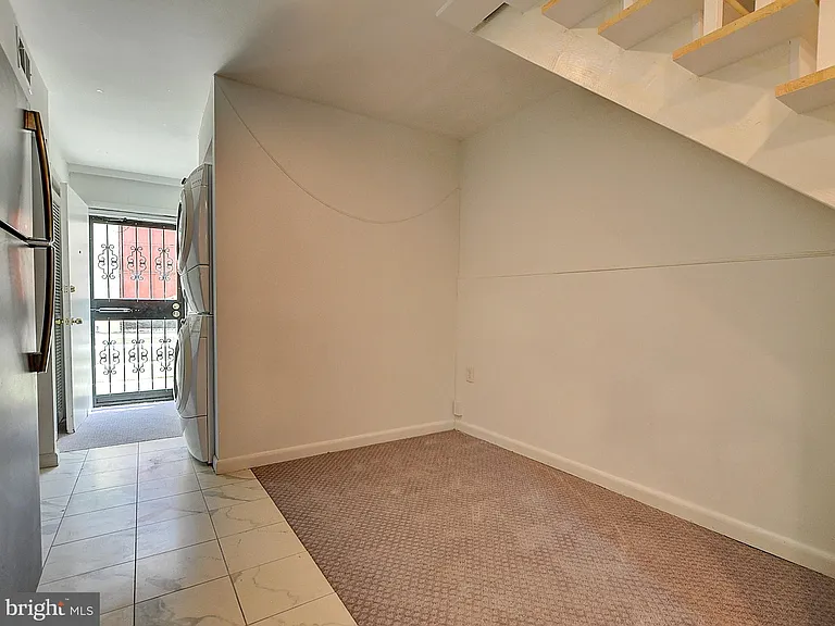 1209 I St SE — Photo 8