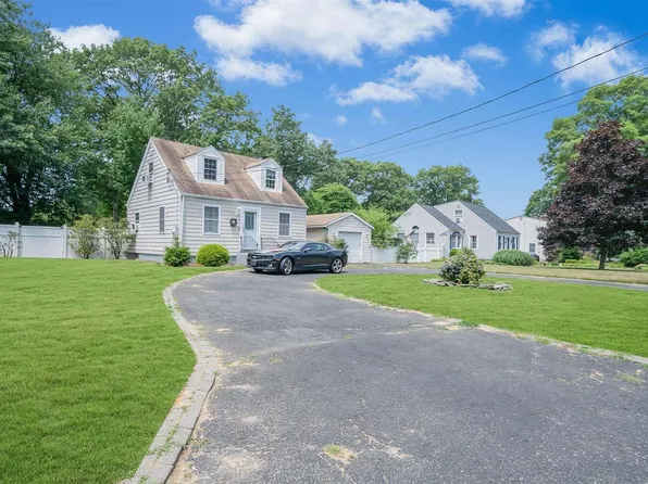 168 Brooksite Drive, Smithtown, NY 11787