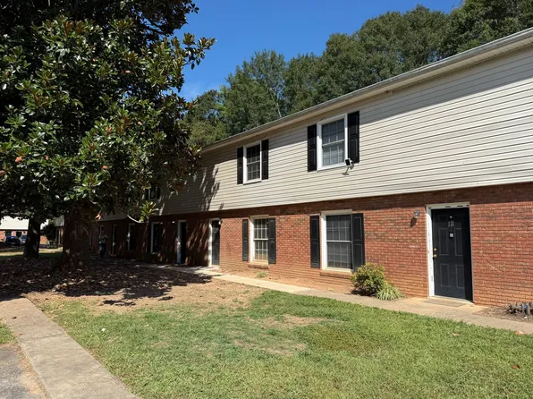 405 17th Ave NE, Hickory, NC