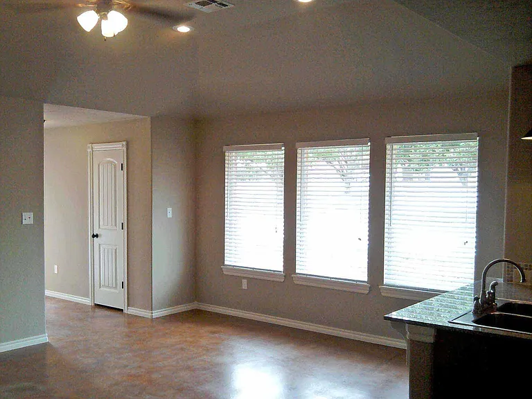 2517 SW C Ave #B — Photo 2