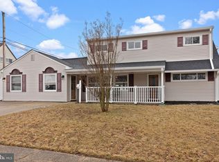 11 Quickset Rd, Levittown, PA 19057