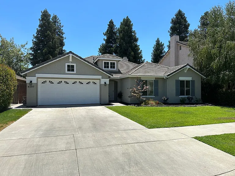 4207 W Redding Ave — Photo 1