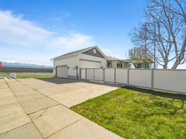 1055 S 1000 W, Clearfield, UT 84015
