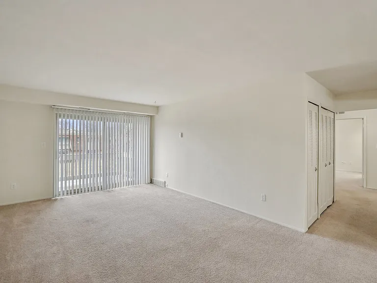 Orleans Place Apartments — Photo 3