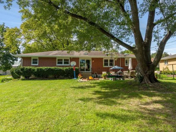 3720 Spring Grove Rd, Johnsburg, IL 60051