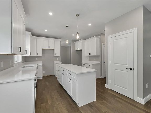 3rd image of 60 Jenkins Rd