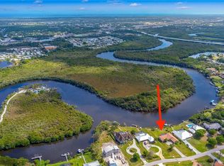 657 SE Hidden River Dr, Port Saint Lucie, FL 34983