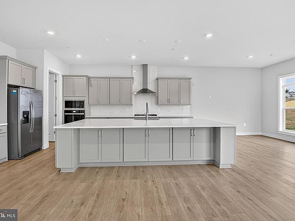 2nd image of 6822 Fountain Park Dr