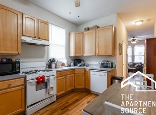 852 W Buckingham Pl REAR 1, Chicago, IL 60657