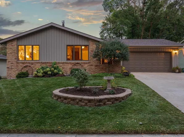 971 Elton Hills Ct NW, Rochester, MN 55901