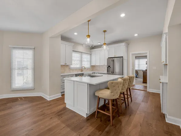 125 Montgomery Ave, Versailles, KY 40383