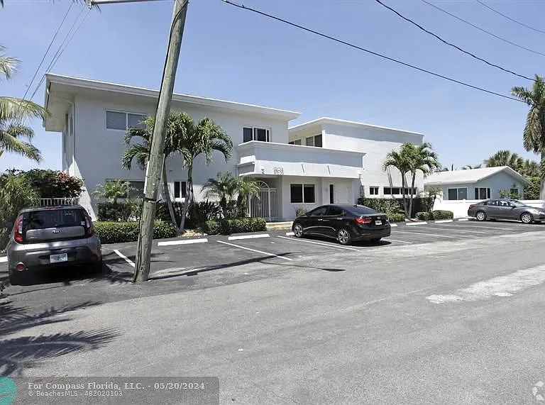 1705 N Riverside Dr #2 — Photo 9
