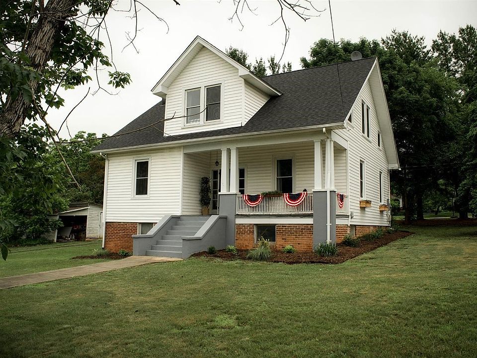 1st image of 415 Lee Grant Ave