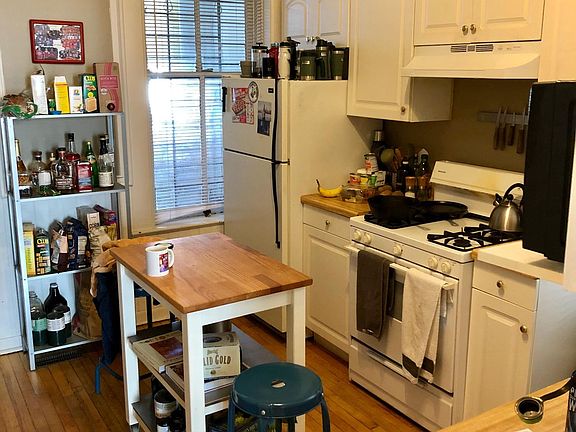 3rd image of 1732 W Le Moyne St #1