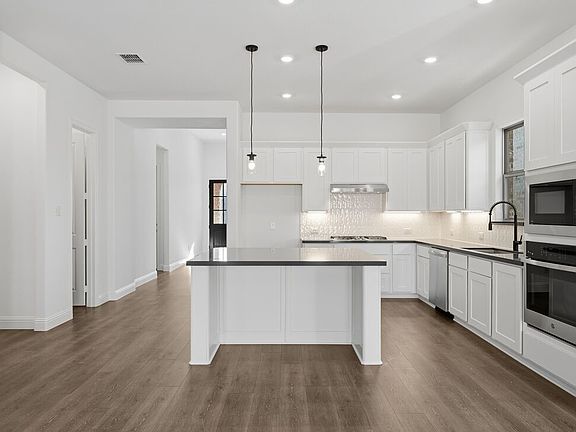 2nd image of 4225 Tawakoni Dr
