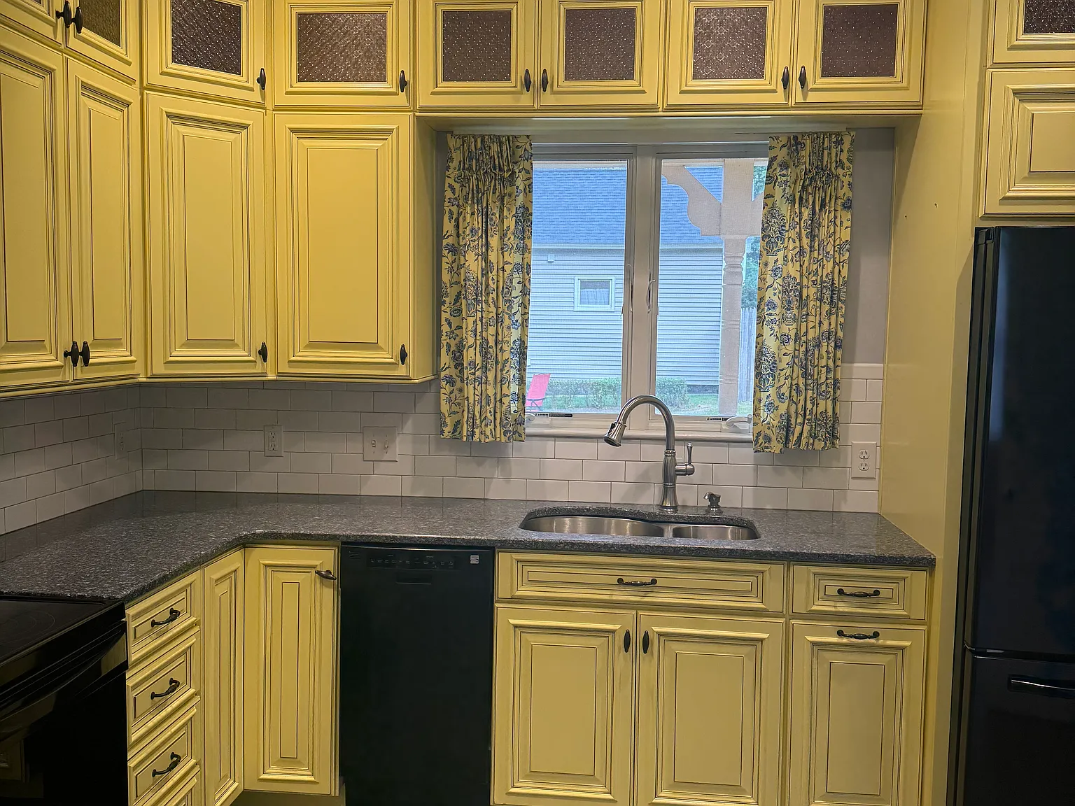 2 bed, 1100 sqft, $2,400 — Photo 3