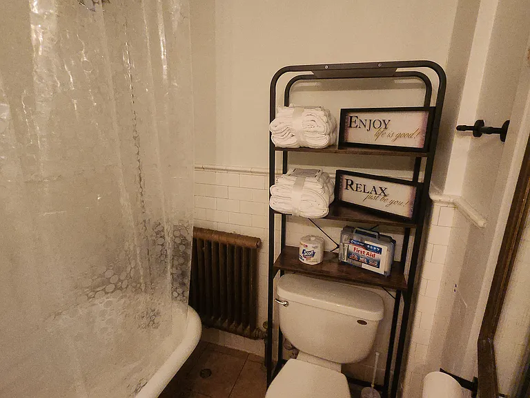 484 Madison Ave #2 — Photo 16