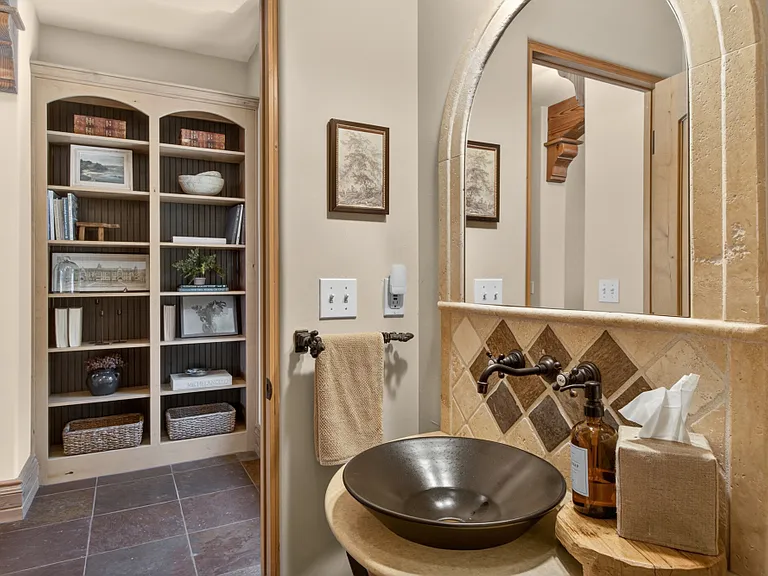 2375 Clubhouse Dr — Photo 21