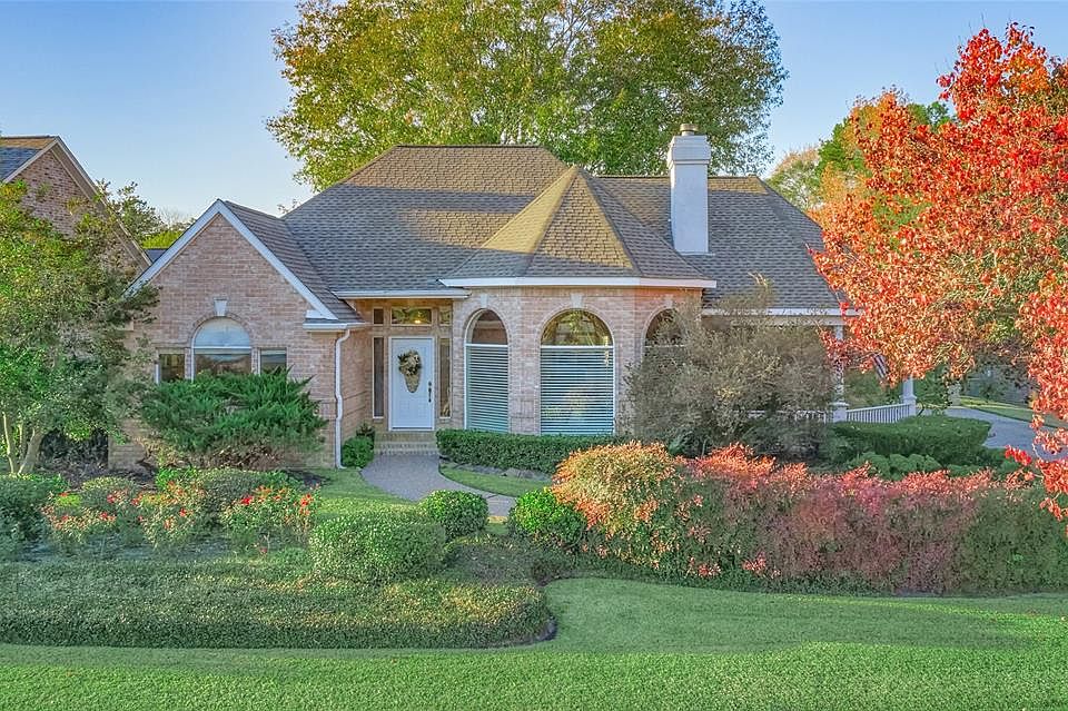 Custom built and designed to maximise golf course views and a private backyard. This home is a special one you won't want to miss.