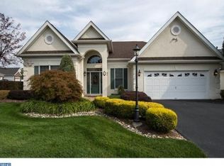 37 Keenan Ln, Holland, PA 18966