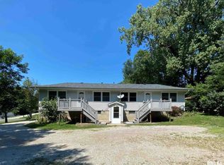 920 E Kinzie St, Riverton, IL 62561