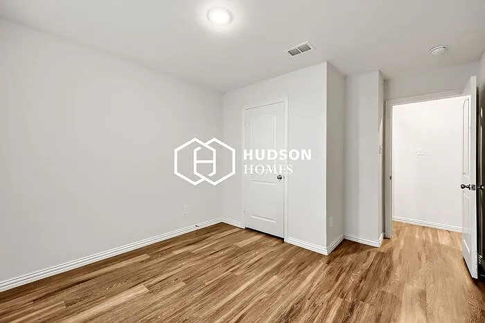 2032 Clay St — Photo 11
