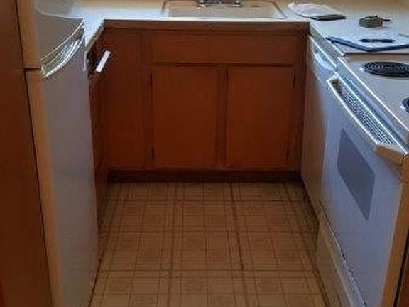 2nd image of 1429 SE Glenwood St #8914415