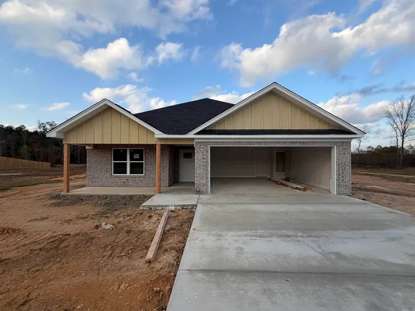 1024 Duke Dr, Bauxite, AR 72011