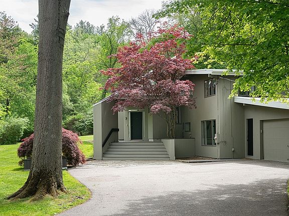 3rd image of 7 Diamond Rd