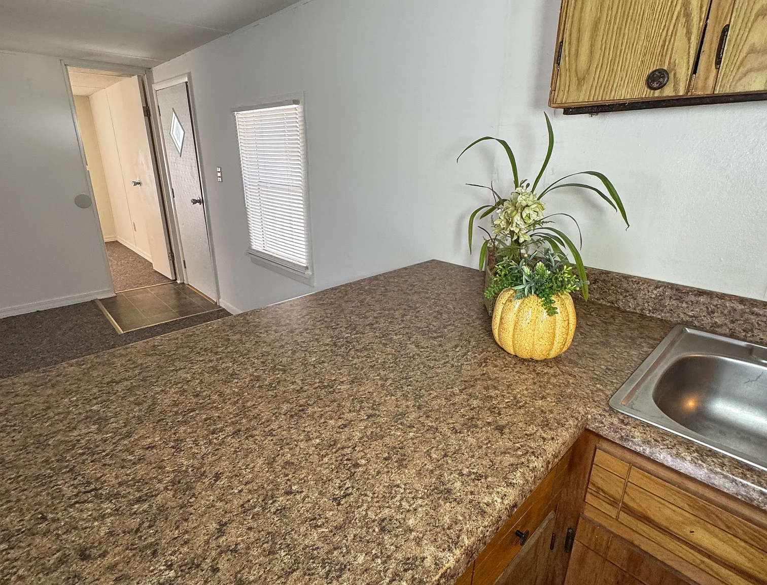 2 bed, 672 sqft, $725 — Photo 3