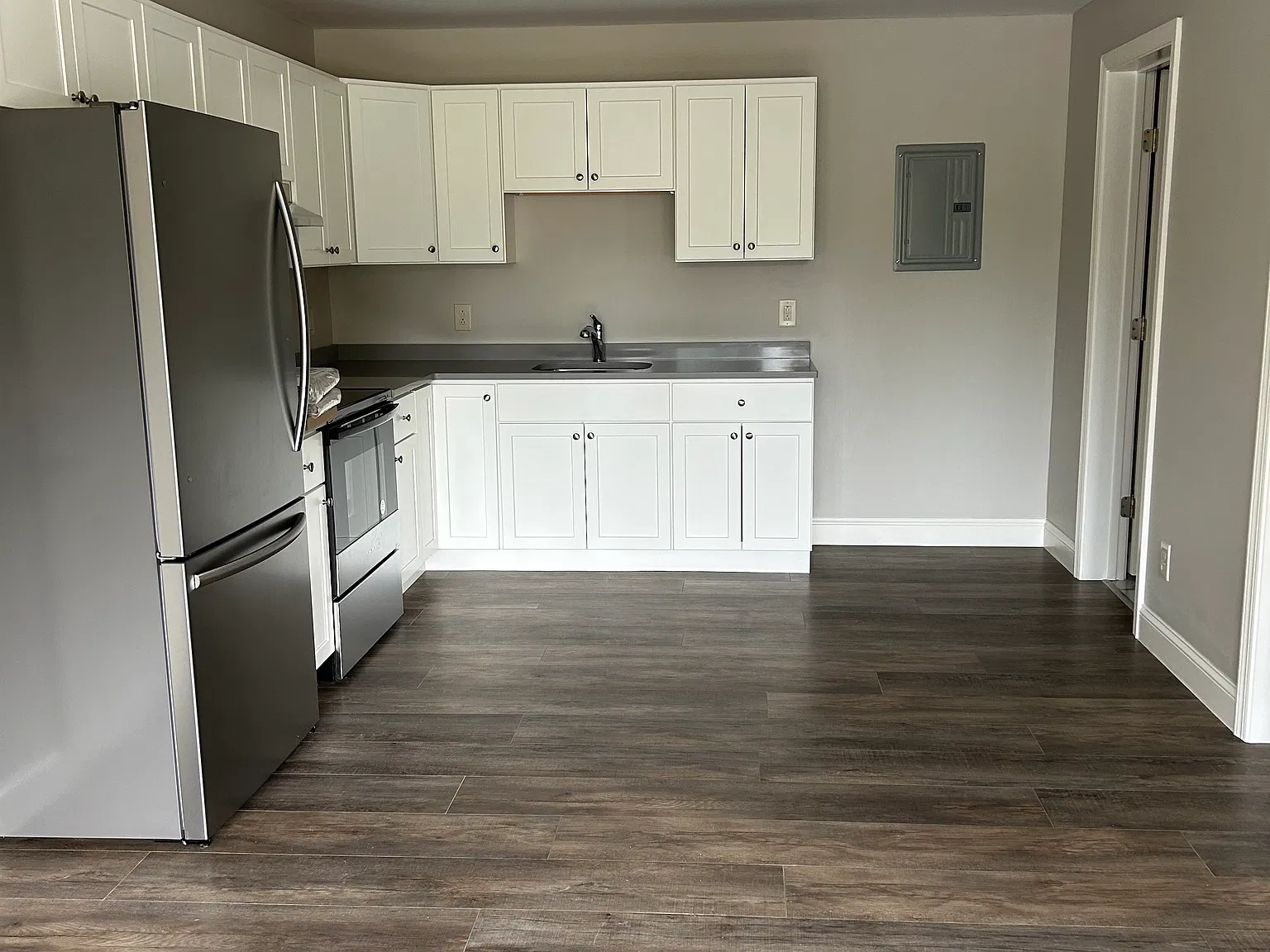 927 Valley Rd — Photo 3