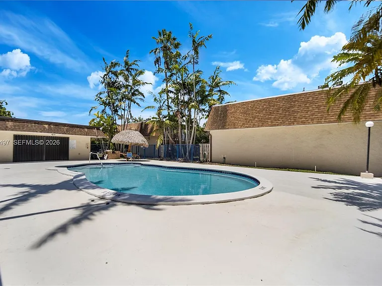 15391 S Dixie Hwy #61 — Photo 11