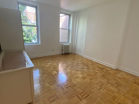 3rd image of 407 E 77th St APT 5R