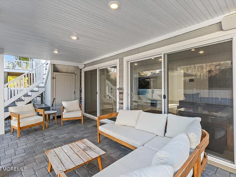 382 Western Ave — Photo 4