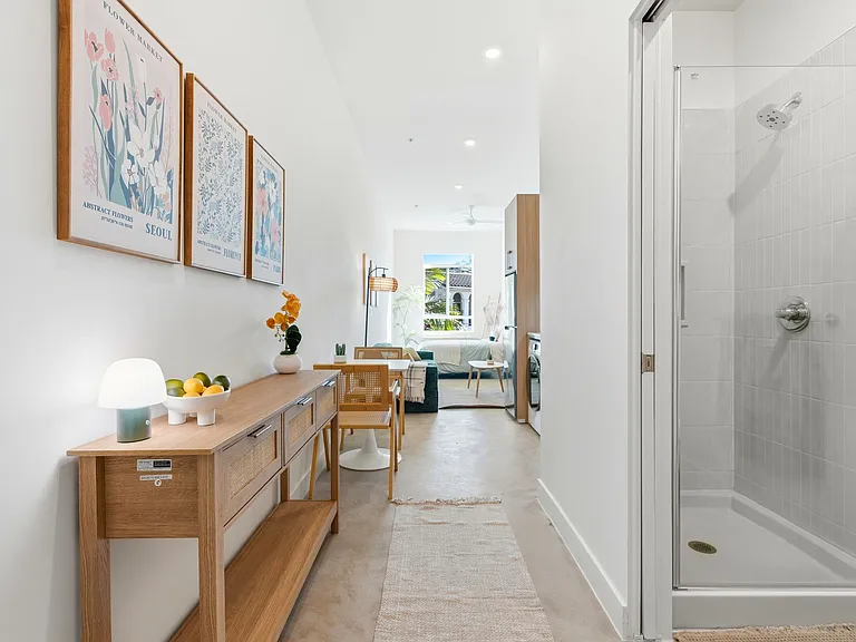 Coral Designer Studio Community Living — Photo 9