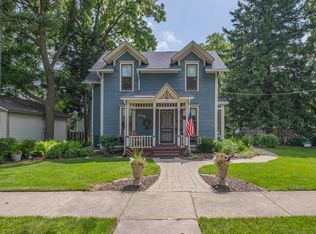 117 S 6th St, Geneva, IL 60134