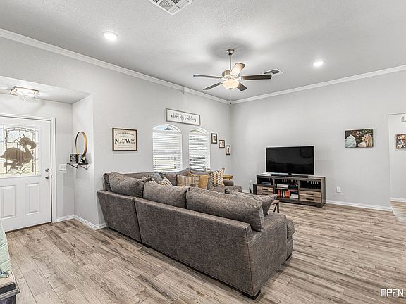 3rd image of 306 Driftwood Ln