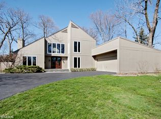 471 E Illinois Rd, Lake Forest, IL 60045