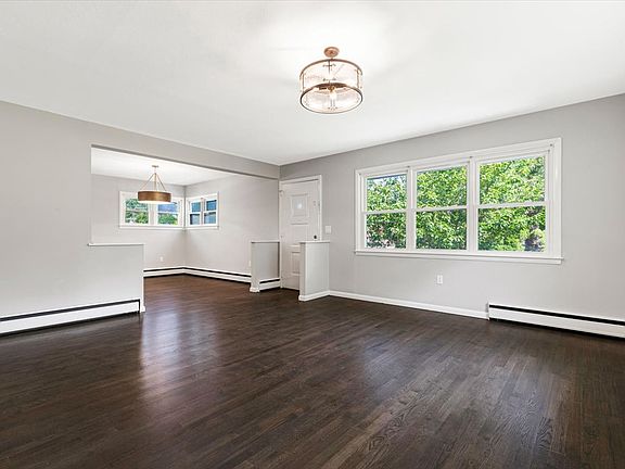 5th image of 125 Whittier Dr