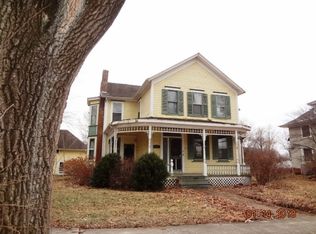 402 W 4th St, Delavan, IL 61734