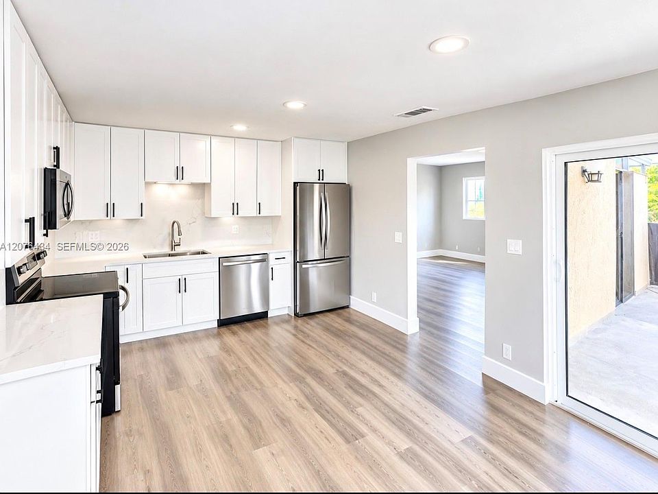 2nd image of 229 San Remo Blvd