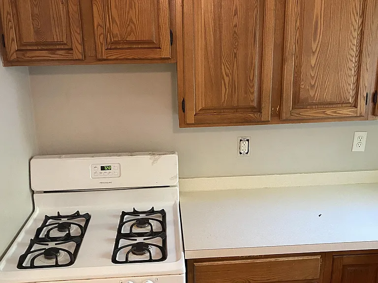 224 N Summit St #2 — Photo 9