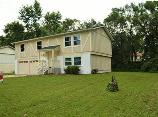 15 Green Valley Dr, Saint Peters, MO 63376