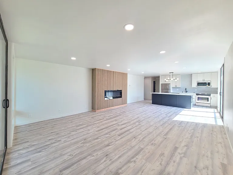 358 S Coeur D Alene St — Photo 28