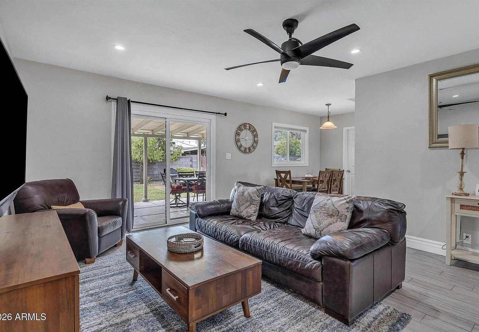 3 bed, 1386 sqft, $3,400 — Photo 2
