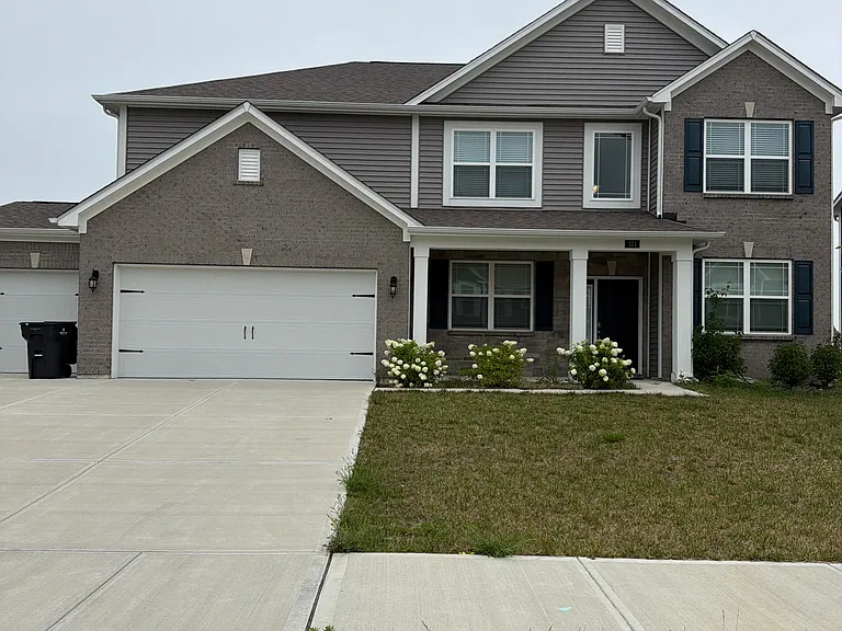 171 Walker Dr — Photo 2