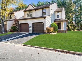 438 Oak Knoll Dr #438, Englishtown, NJ 07726