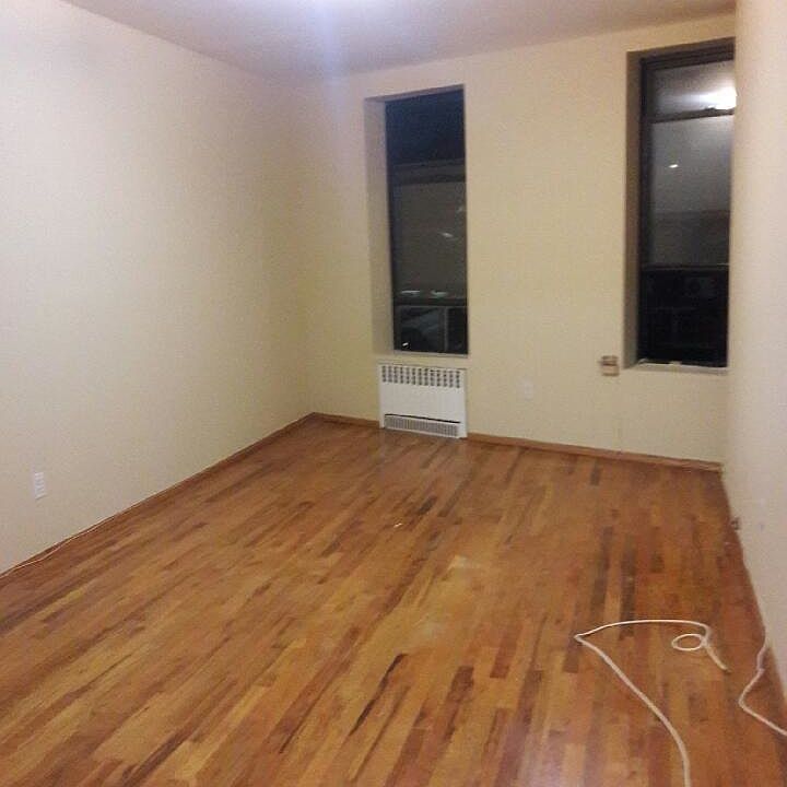 2nd image of 2306 Voorhies Ave
